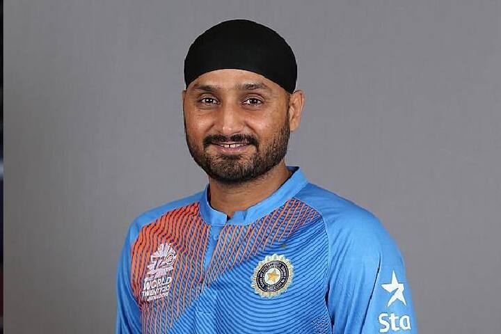 भारताच्या विजयानंतर इंग्लंडचा माजी कॅप्टन मायकल वॉननं यावर भाष्य करताना म्हटल की, इंग्लंडनं दक्षिण आफ्रिकेला पराभूत केलं असतं तर त्यांना त्रिनिदाद मध्ये खेळण्याची संधी मिळाली असती. तिथं त्यांनी मॅच जिंकली असती, असा विश्वास आहे, असं वॉन म्हणाला. इंग्लंडचा कोणत्याही तक्रारी नाहीत मात्र टीम इंडियासाठी गयाना चांगलं ठिकाण होतं, असं म्हटलं.