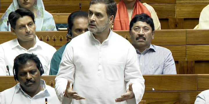 राहुल गांधी को एक आलीशान बंगला मिलेगा, जिसके लिए उन्हें कोई किराया नहीं देना होगा. पद की अवधि समाप्त होने बाद एक महीने तक बगैर किराए के बंगले में रह सकते हैं.