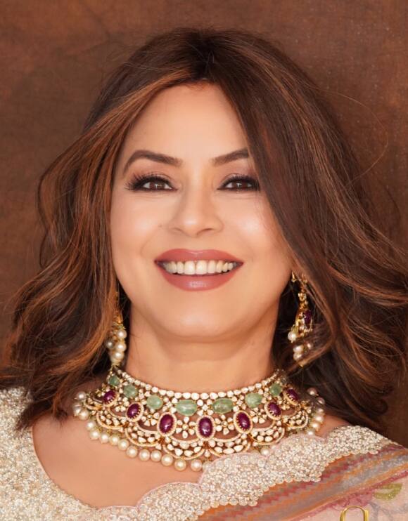 परदेस फेम एक्ट्रेस महिमा चौधरी को भी ब्रेस्ट कैंसर था. हालांकि वह अब कैंसर की जंग जीत चुकी हैं.