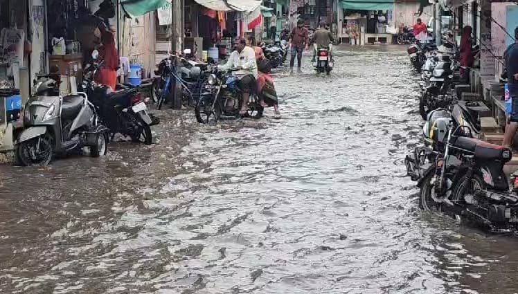 Heavy Rain in Rajula Amreli Amreli Rain: અમરેલીના રાજુલામાં મેઘરાજાએ કરી તોફાની બેટિંગ