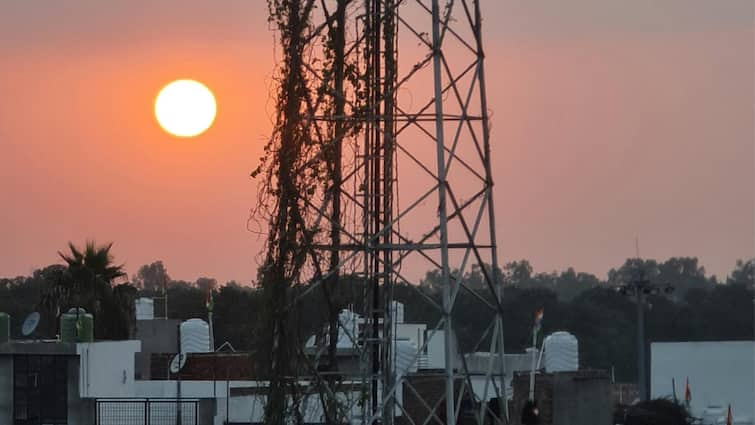 ICRA Predicts Improved Profitability In Telecom Sector With Tariff Hikes