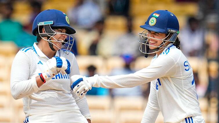 shafali verma fastest ever double century in women test cricket history showed a glimpse of virender sehwag indw vs saw test match INDW vs SAW : शेफाली वर्माचा झंझावत, सर्वात वेगवान द्विशतक ठोकले, वीरेंद्र सेहवाग स्टाईलने केला पराक्रम 