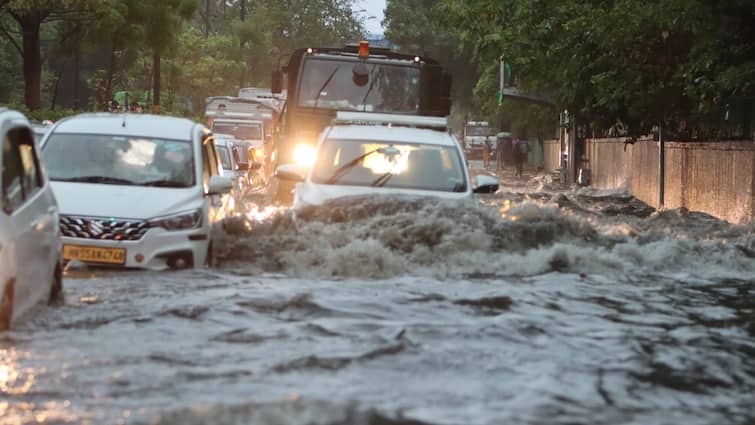 Delhi Rain breaks 88 year record Meteorological Department predicted दिल्ली में 88 साल पहले हुई थी ऐसी बारिश, वीकेंड पर फिर पानी-पानी होगी राजधानी, IMD का अपडेट