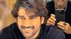 MS Dhoni : న్యూ హెయిర్ స్టైల్​తో ఇంటర్నెట్​ని షేక్​ చేస్తున్న MS ధోని.. వైరల్​ అవుతున్న తలా ఫోటోలు