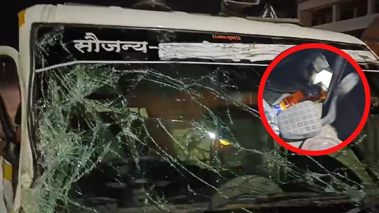 Nashik Accident Ambulance collides with three vehicles in Nashik Dhule Highway Liquor bottles found in ambulance Maharashtra Marathi News Nashik Accident : नाशकात रुग्णवाहिकेची तीन वाहनांना धडक, रुग्णवाहिकेत दारूच्या बाटल्या आढळल्याने खळबळ