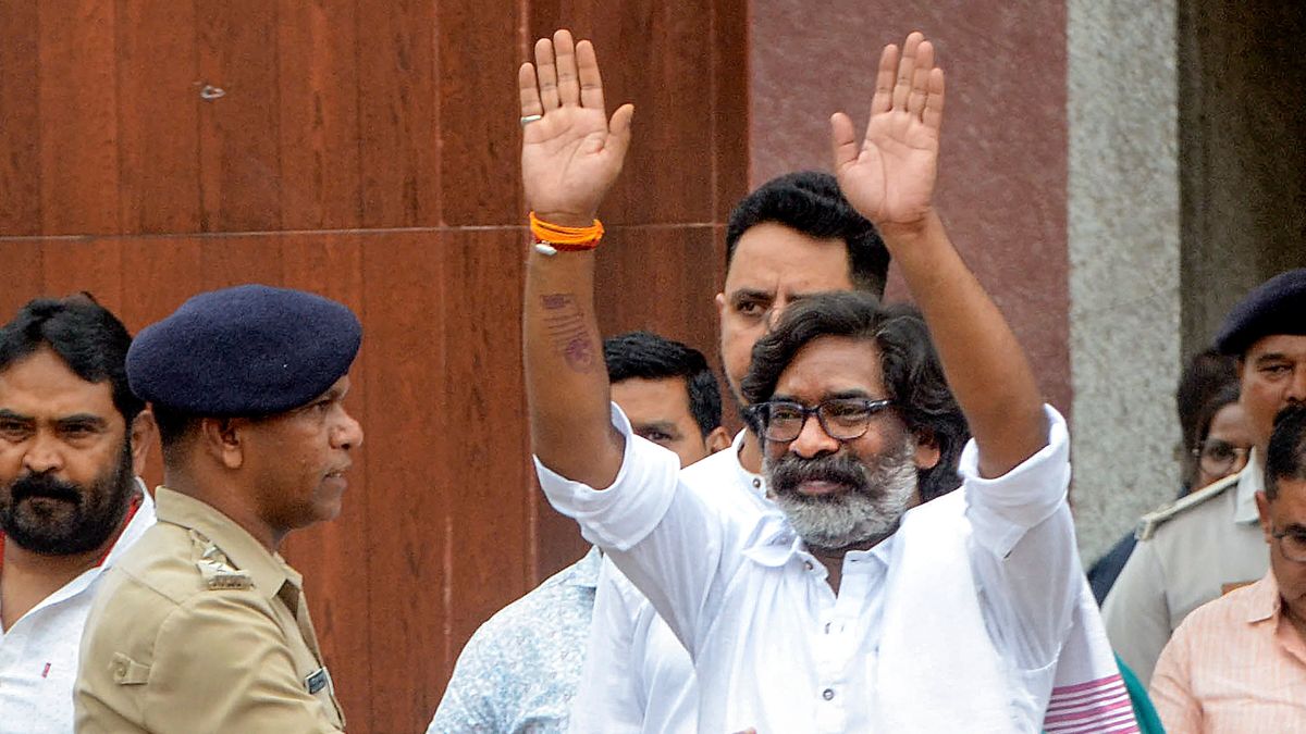 Ex-Jharkhand CM Hemant Soren Comes Out On Bail, Decries ‘Conspiracy Hatched Against Us’