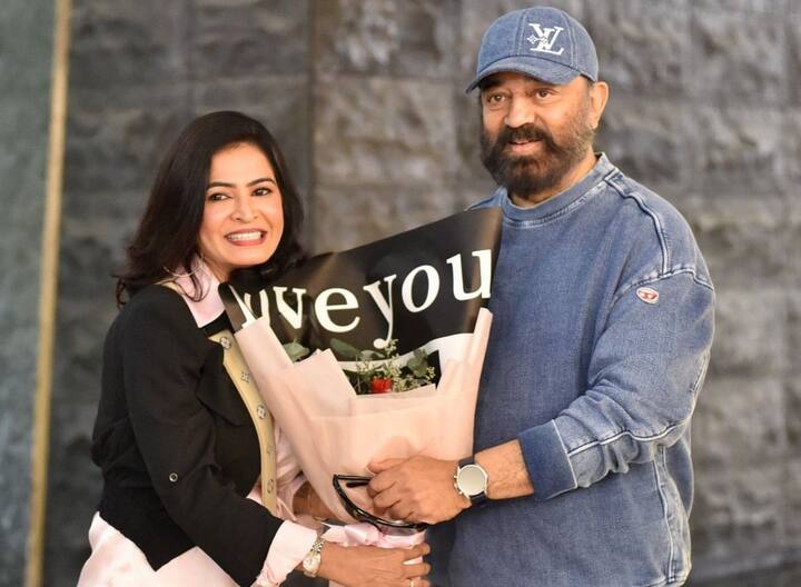 அந்த வகையில் உலகநாயகன் கமல்ஹாசன், எஸ்.ஜே.சூர்யா மற்றும் சித் ஸ்ரீராம் என மூவரும் சிங்கப்பூரில் இந்தியன் 2 படத்துக்கான புரொமோஷன் பணிகளுக்காக சென்றுள்ளனர்.