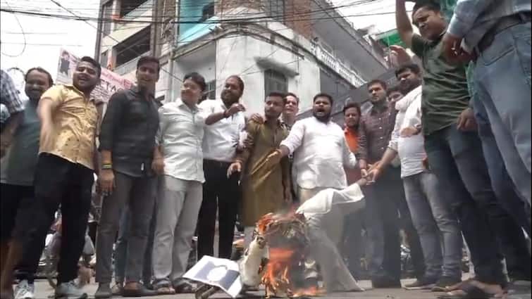Kanpur BJP officials Asaduddin Owaisi Jai Palestine slogan got angry middle road burnt his effigy Kanpur News: असदुद्दीन ओवैसी के जय फिलिस्तीन वाले नारे पर भड़के बीजेपी पदाधिकारी, बीच सड़क पर फूंका पुतला