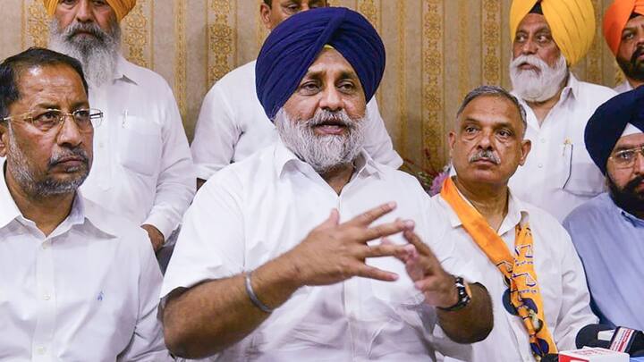 वहीं जालंधर जिला के शिअद प्रमुख ने बताया था कि पार्टी ने जालंधर पश्चिम की अपनी प्रत्याशी सुरजीत कौर से समर्थन वापस ले लिया है, जो कि 2 बार से पार्षद भी रही हैं. सुरजीत कौर को पैनल ने चुना था, जिसमें बीबी जागीर कौर, गुरप्रताप सिंह वडाला, विधायक सुखविंदर सुखी और मोहिंदर सिंह केपी शामिल है.