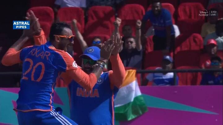 भारतीय गोलंदाजांवर हल्लाबोल करत इंग्लंडनं आक्रमक फलंदाजी सुरु केली होती. जोस बटलर आक्रमक फलंदाजी करत होता. रोहित शर्मानं जसप्रीत बुमराह ऐवजी अक्षर पटेलला गोलंदाजी दिली. अक्षर पटेलनं पहिल्याच बॉलवर बटलरची विकेट घेत रोहितला जे हवं होतं ते मिळवून दिलं.