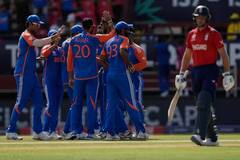 Axar Patel : येईल त्या ओवरमध्ये विकेट, इंग्लंडच्या फलंदाजांना नाचवले, अक्षर पटेलसमोर इंग्रजांनी गुडघे टेकले!