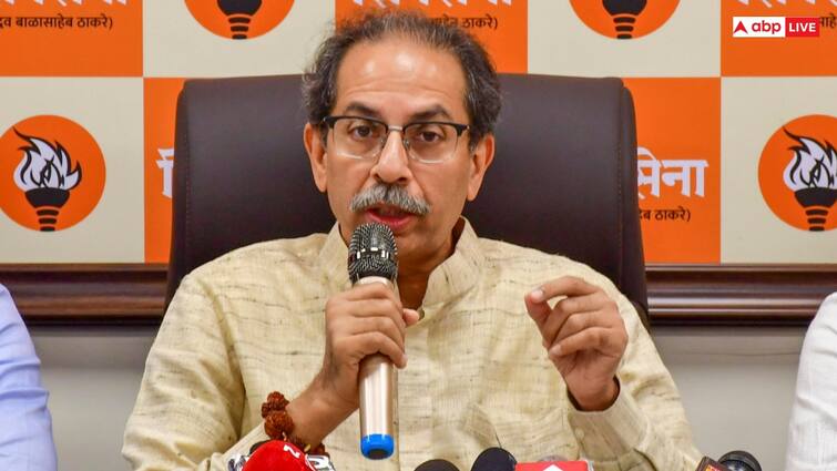 Uddhav Thackeray criticised ASI order banning worship at temples located in Devagiri fort complex in Maharashtra महाराष्ट्र के इस मंदिर में पूजा करने से रोक पर विवाद, उद्धव गुट ने की आलोचना, 'औरंगजेब के मकबरे पर भी...'