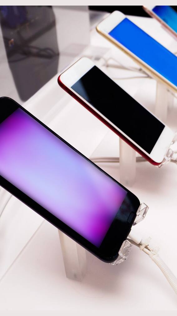 5 Best Mobile Phones Under Rs 30,000 (June 2024)