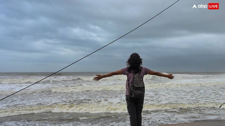 आईएमडी के मुताबिक, दक्षिण-पश्चिम मानसून पश्चिमी राजस्थान के कुछ और भागों, पूर्वी राजस्थान के बचे हुए भागों, हरियाणा के कुछ भागों, पूरी दिल्ली, पश्चिमी उत्तर प्रदेश के कुछ भागों, मध्य प्रदेश, छत्तीसगढ़, पश्चिम बंगाल, झारखंड, बिहार के कई इलाकों और पूर्वी उत्तर प्रदेश के कुछ और भागों में आगे बढ़ा है.