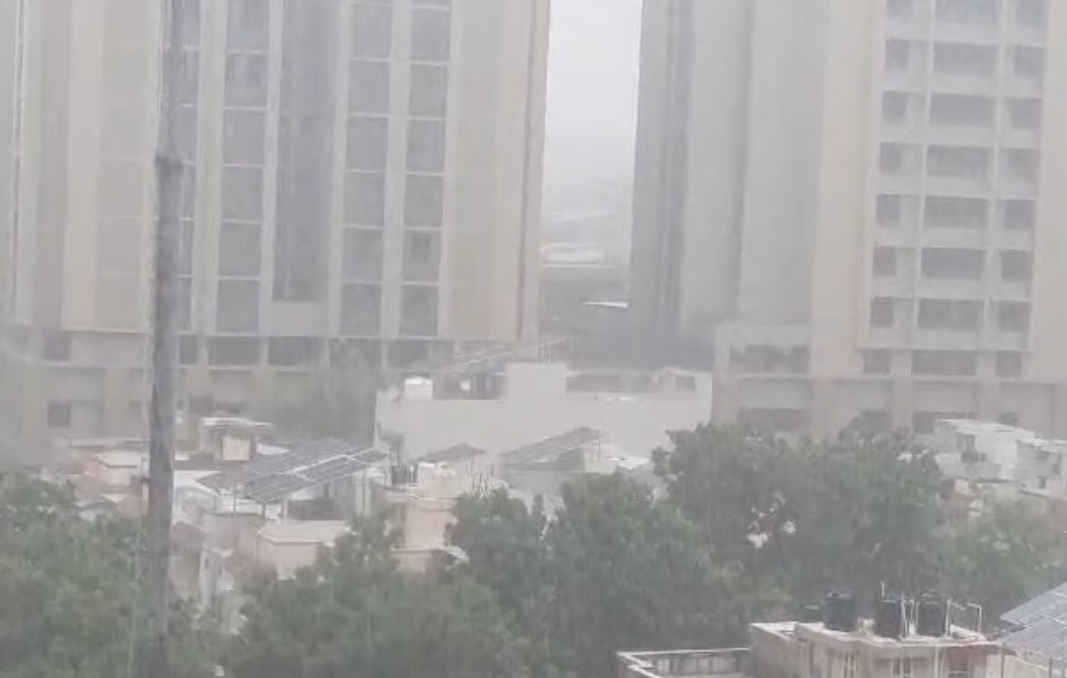 Ahmedabad Rain: અમદાવાદના અનેક વિસ્તારમાં વરસાદ, વાતાવરણમાં પ્રસરી ઠંડક