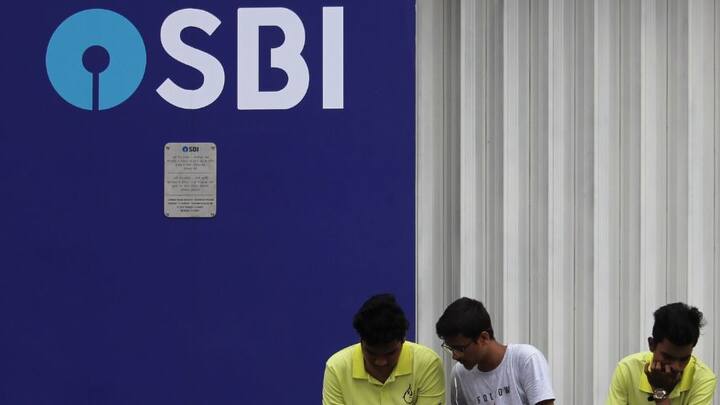 যে কোনও ব্যাঙ্কেই ঋণের জন্য তিন ধরনের মূল ক্যাটাগরি থাকে- ব্যক্তিগত ঋণ বা পার্সোনাল লোন, হোম লোন আর বিজনেস লোন।   ছবি- পিটিআই