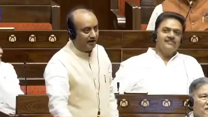 सुधांशु त्रिवेदी ने कहा, विपक्षी समझ नहीं पाए कि प्रभु की लीला क्या? सुधांशु त्रिवेदी ने कहा कि जो लोग कहते थे कि राम हुए ही नहीं है और उनके अस्तित्व का सबूत मांगते थे. वह उत्तर से लेकर दक्षिण तक राम से जुड़े स्थलों का सबूत दे रहे हैं.