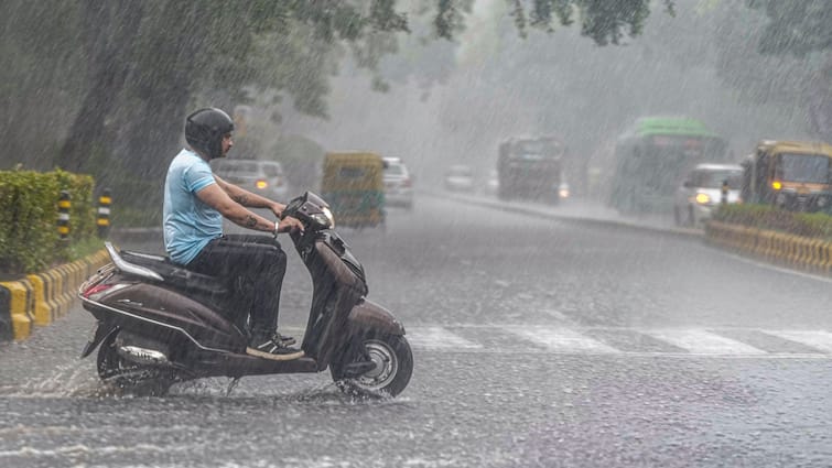 rainfall 214 talukas state 24 hours palsana surat highest rain વરસાદનાં આંકડાઃ રાજ્યના 214 તાલુકામાં મેઘમહેર, સુરતનાં પલસાણામાં સૌથી વધુ 8.5 ઇંચ વરસાદ ખાબક્યો