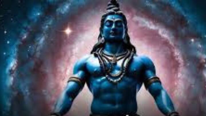 মহাদেবের যে কোনও মূর্তির সঙ্গে ত্রিশূল থাকবেই। তাঁর ত্রিশূল হল তিনটি শক্তির প্রতীক। সেগুলি হল জ্ঞান, ইচ্ছা ও সম্মতি।(ছবি সৌজন্য -এবিপি লাইভ)