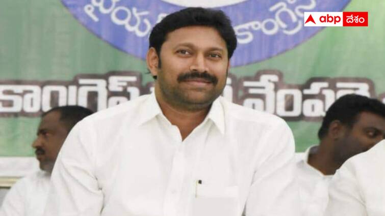 MP Avinash Reddy Meeting Wiht the YCP councilors of Pulivendula Pulivendula YSRCP:  పులివెందుల కౌన్సిలర్లకు అవినాష్ రెడ్డి బుజ్జగింపులు - బిల్లుల కోసం కోర్టులో పోరాటం చేద్దామని భరోసా