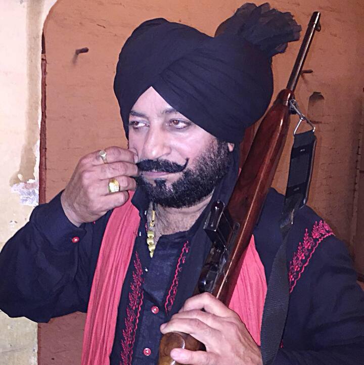 ਫਿਲਮ ਜਗਤ ਨੂੰ ਵੱਡਾ ਝਟਕਾ  ਕਾਬਿਲੇਗੌਰ ਹੈ ਕਿ ਚਰਨਜੀਤ ਸੰਧੂ ਮਸ਼ਹੂਰ ਕਾਮੇਡੀਅਨ ਗੁਰਚੇਤ ਚਿੱਤਰਕਾਰ ਨਾਲ ਅਨੇਕਾਂ ਫ਼ਿਲਮਾਂ 'ਚ ਨਜ਼ਰ ਆ ਚੁੱਕੇ ਹਨ। ਉਹ ਪਿਛਲੇ ਕਈ ਦਹਾਕਿਆਂ ਤੋਂ ਪੰਜਾਬੀ ਫ਼ਿਲਮ ਇੰਡਸਟਰੀ 'ਚ ਸਰਗਰਮ ਰਹੇ ਸਨ।
