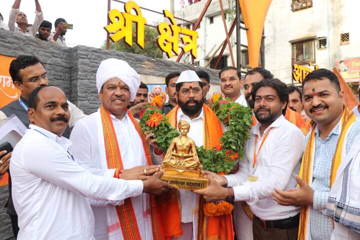 मानाच्या पालखी प्रदक्षिणेनंतर आळंदी संस्थान येथील गांधीवाडा देवस्थानाकडे पालखी सोहळ्याचे मुक्कामासाठी प्रस्थान झाले.