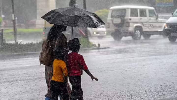 राजस्थान में 29 जून से 2 जुलाई तक जयपुर, भरतपुर संभाग में कहीं भारी तो कहीं बहुत भारी बारिश हो सकती है. पश्चिमी राजस्थान के जोधपुर, बीकानेर संभाग के कुछ हिस्सों में अगले दो से तीन दिनों तक आंधी, बारिश की गतिविधियां जारी रहने की संभावना है.