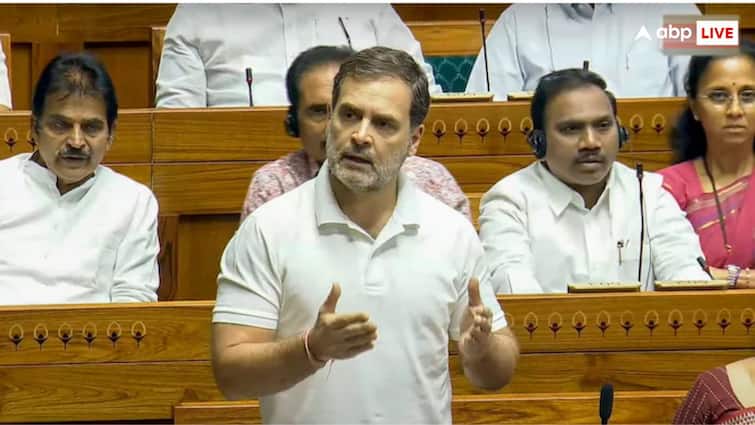 संसद में माइक बंद या चालू करने का अधिकार किसके पास? खास हैं नियम Rahul gandhi muted mic Who has the right to switch on or off the mike in Parliament lok sabha rajya sabha congress संसद में माइक बंद या चालू करने का अधिकार किसके पास? खास हैं नियम