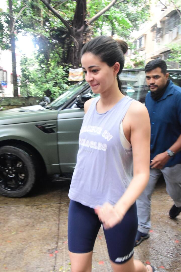 Ananya opted for a sleeveless t-shirt and tights.