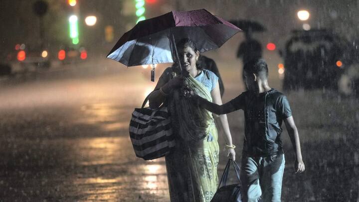 তবে কলকাতায় আপেক্ষিক আর্দ্রতা ৯০ এর উপরে থাকার দরুণ ভ্যাপসা গরম ছিল সারাদিন। বৃষ্টি হয়েও তেমন কোনও স্বস্তি ফেরেনি।