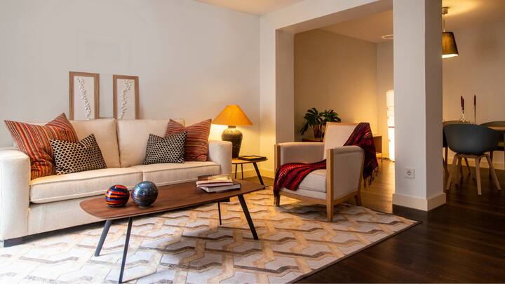 Personalise Your Space: Finally, make your living room uniquely yours by adding personal touches. Family photos, travel souvenirs, and cherished mementos can infuse the space with warmth and character. These elements not only personalise the room but also provide comfort and familiarity, making your living room a true reflection of your style and personality. (Image source: Canva)