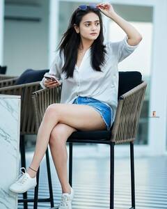 Sri Satya Birthday: శ్రీ సత్య బర్త్ డే... చికెన్ - హీరో రామ్ అంటే ప్రాణం - తెలుగమ్మాయి జీవితంలో ఈ విషయాలు తెల్సా?