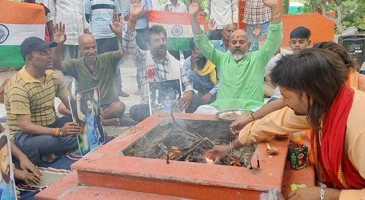 पिछले विश्व कप और कई ऐसे बड़े मुकाबले रहे जहां भारतीय टीम सेमीफाइनल और फाइनल मैच में हार गई है लेकिन आज के मैच में हमें पूरा विश्वास है की सभी खिलाड़ी बेहतर प्रदर्शन करेंगे और जरूर जीत हासिल करेंगे.