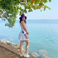 Ketika sharma: વ્હાઈટ શોર્ટ ડ્રેસમાં કેતિકા શર્માનું હોટ ફોટોશૂટ વાયરલ