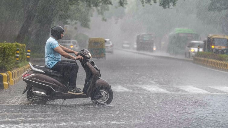 Delhi Rains IMD Issues Orange Alert For Heavy Rainfall Over Next 3 Days Rainiest June Day In 88 Years Delhi Rains: IMD Issues 'Orange Alert' For Heavy Rainfall Over Next 3 Days, Capital Sees Rainiest June Day In 88 Years