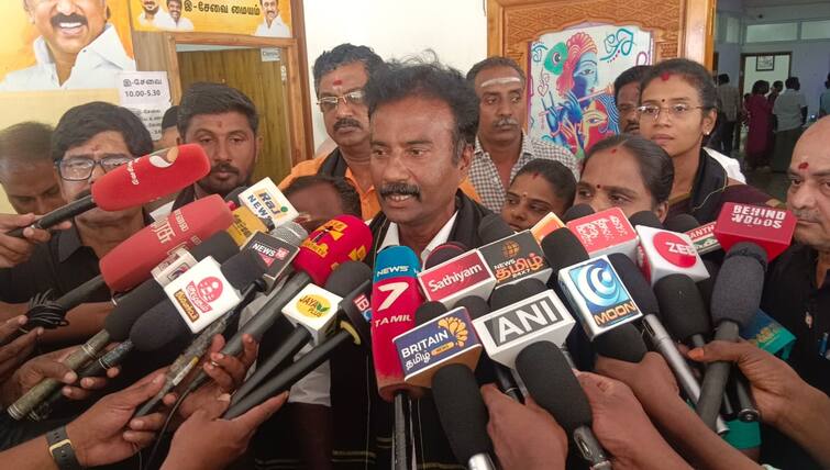 AIADMK councilor walks out at Thanjavur Municipal Corporation meeting TNN இப்போ கேட்டா அடுத்த கூட்டத்திற்கு தர்றோம்கிறாங்க... வெளிநடப்பிற்கு பின் அதிமுக கவுன்சிலர் பேட்டி