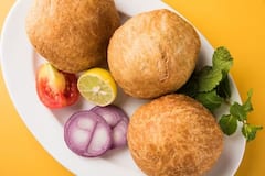 Kachori Recipe: જો તમને પણ સાંજે કંઇક મસાલેદાર ખાવાનું મન થાય છે, તો ઘરે જ બનાવો આ સ્વાદિષ્ટ મૂંગ દાળ કચોરી, જાણો તેની રેસિપી