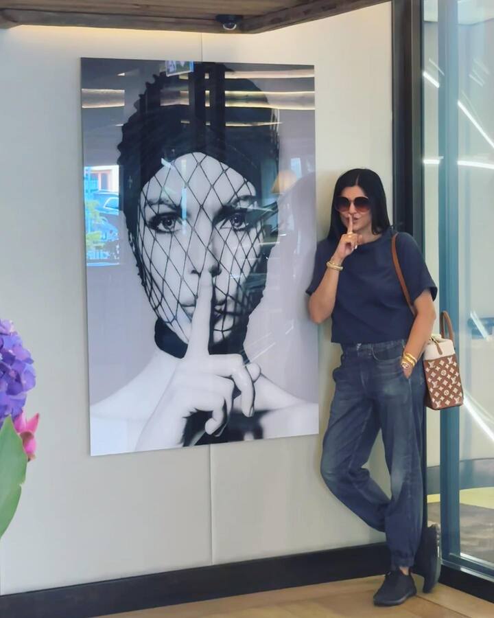 प्रेक्षकांच्या हृदयात त्यांचे विशेष स्थान आहे. अभिनेत्री केवळ तिच्या व्यावसायिक आयुष्यासाठीच नाही तर तिच्या वैयक्तिक आयुष्यासाठीही चर्चेत असते.