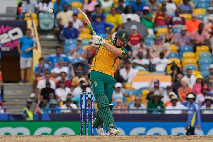 बुमराह ने कहा, यह बस अच्छा लगा, खुद को एक बुलबुले में रखने की कोशिश की और बहुत आगे के बारे में न सोचने की कोशिश की. जब बड़ा दिन आता है, तो आपको यह करना होता है, पूरे टूर्नामेंट के दौरान मुझे बहुत स्पष्ट महसूस हुआ. मैं हमेशा एक समय में एक गेंद और एक ओवर के बारे में सोचता हूं, बहुत आगे के बारे में नहीं सोचता. भावनाएं हावी हो सकती हैं, ये हावी हो रही थीं लेकिन आपको इसे नियंत्रण में रखना होगा. (फोटो- पीटीआई)