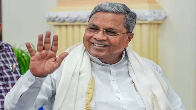 Amid his busy government duties cm siddaramaiah  keeps a close eye on India SA World Cup final. IND vs SA Final T20 2024: டி20 உலகக் கோப்பை இறுதிப் போட்டி.. சீரியஸாக ஆட்டத்தை பார்த்த சித்தராமையா!