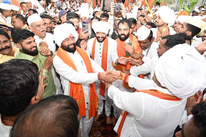 यासोबतच नगर परिषदेचे मुख्याधिकारी कैलास केंद्रे, श्री संतश्रेष्ठ ज्ञानेश्वर महाराज संस्थानचे प्रमुख विश्वस्त ॲड. राजेंद्र उमाप, विश्वस्त आणि पालखी सोहळा प्रमुख योगी निरंजननाथ, विश्वस्त डॉ.भावार्थ देखणे, गुरु हैबतबाबा यांचे वंशज बाळासाहेब पवार - आरफळकर, ह.भ.प राणा महाराज वासकर, ह.भ.प संग्राम बापू भंडारे महाराज आदी उपस्थित होते.