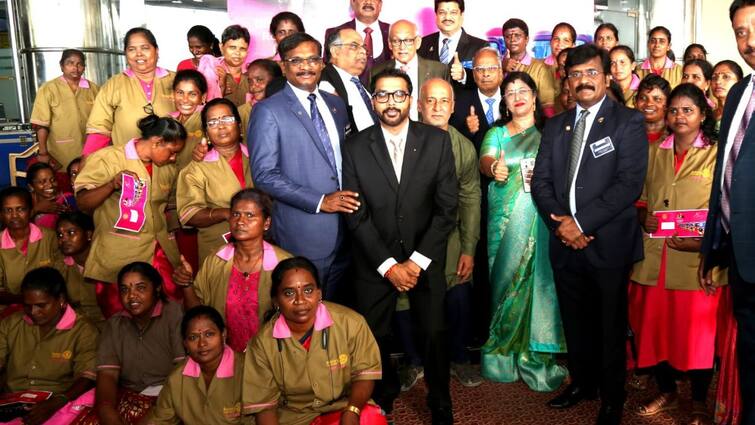 Chennai Rotary club of madras provided autos with driving training to 101 girls Chennai Rotary Club: 101 மகளிருக்கு ஓட்டுநர் பயிற்சியுடன் ஆட்டோக்களை வழங்கிய சென்னை ரோட்டரி சங்கம்