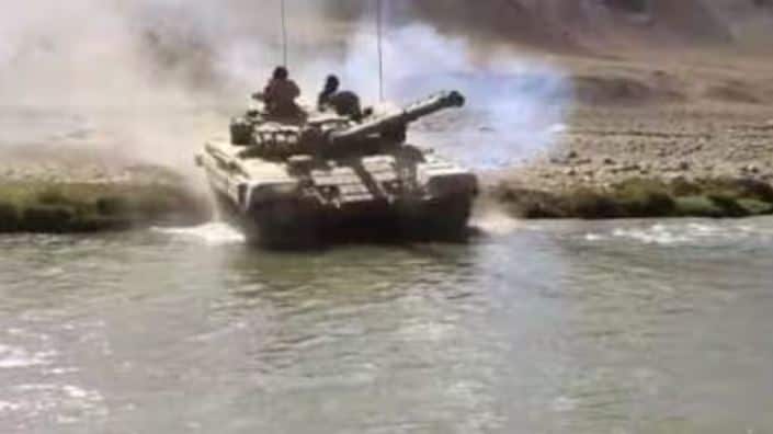 ladakh daulat beg oldie tank exercise river water increase indian army jawans martyr defence ministry Ladakh Tank Accident:  ਲੱਦਾਖ 'ਚ LAC ਨੇੜੇ ਟੈਂਕ ਅਭਿਆਸ ਦੌਰਾਨ ਵੱਡਾ ਹਾਦਸਾ, 5 ਜਵਾਨ ਸ਼ਹੀਦ, ਰੱਖਿਆ ਮੰਤਰੀ ਨੇ ਪ੍ਰਗਟਾਇਆ ਦੁੱਖ