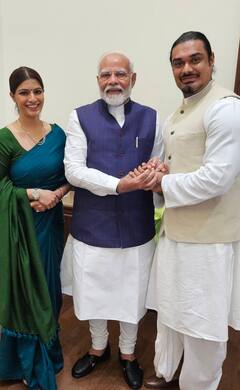 Varalaxmi Meets PM Modi : பிரதமர் மோடியை திருமண அழைப்பிதழ் உடன் சந்தித்த சரத்குமார் குடும்பம்!
