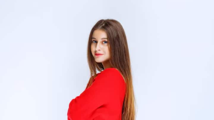 কর্কট- কর্কট রাশির জাতকরা একটু ঘরকুনো হন। পরিবার এবং কাছের জনের সঙ্গে বাড়িতেই থাকা পছন্দ এঁদের। খুব একটা বাইরে মিশতেও পছন্দ করেন না।