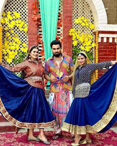 Bigg Boss OTT 3: दो बीवियों के साथ इस लग्जरी फ्लैट में रहते हैं अरमान मलिक, यहां देखिए घर के हर कोने की तस्वीरें