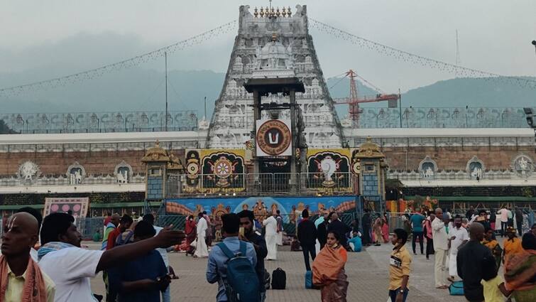 TTD EO Shyamala Rao orders to put all resolutions in Tirumala official website Tirumala News: టీటీడీ కొత్త ఈవో కీలక నిర్ణయం - ఇక అవన్నీ అందరికీ కనిపించేలా ఏర్పాట్లు