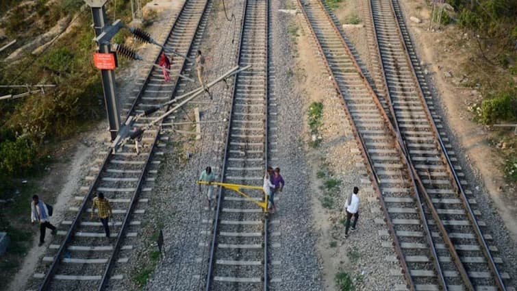 गोंडा-बुढ़वल रेल खंड में तीसरी लाइन के पहले चरण का ट्रायल, बनाए गए हैं ये स्टेशन