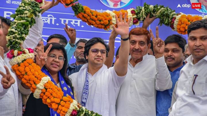 प्रोफेसर बद्री नारायण ने बताया कि मायावती और उनके भतीजे आकाश आनंद के सामने क्या बड़ी चुनौती है? उन्होंने कहा कि पश्चिमी यूपी का दलित युवा जो आज चंद्रशेखर की ओर जा रहा हैं, वो कभी बीएसपी का आधार क्षेत्र हुआ करते थे. ऐसी स्थिति में आकाश को उन युवाओं को अपनी ओर आकर्षित करके और बसपा की ओर लाना होगा. हालांकि, ये आकाश के लिए काफी बड़ा चैलेंज होगा.