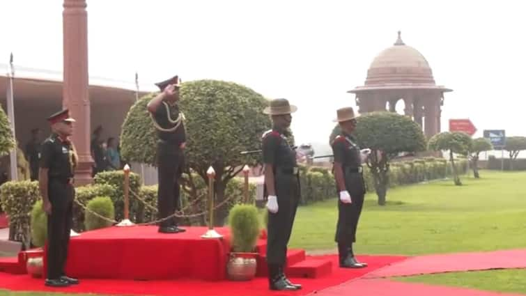 Outgoing Military Chief Gen Manoj Pande Receives Guard Of Honour On Final Day In Workplace: Watch